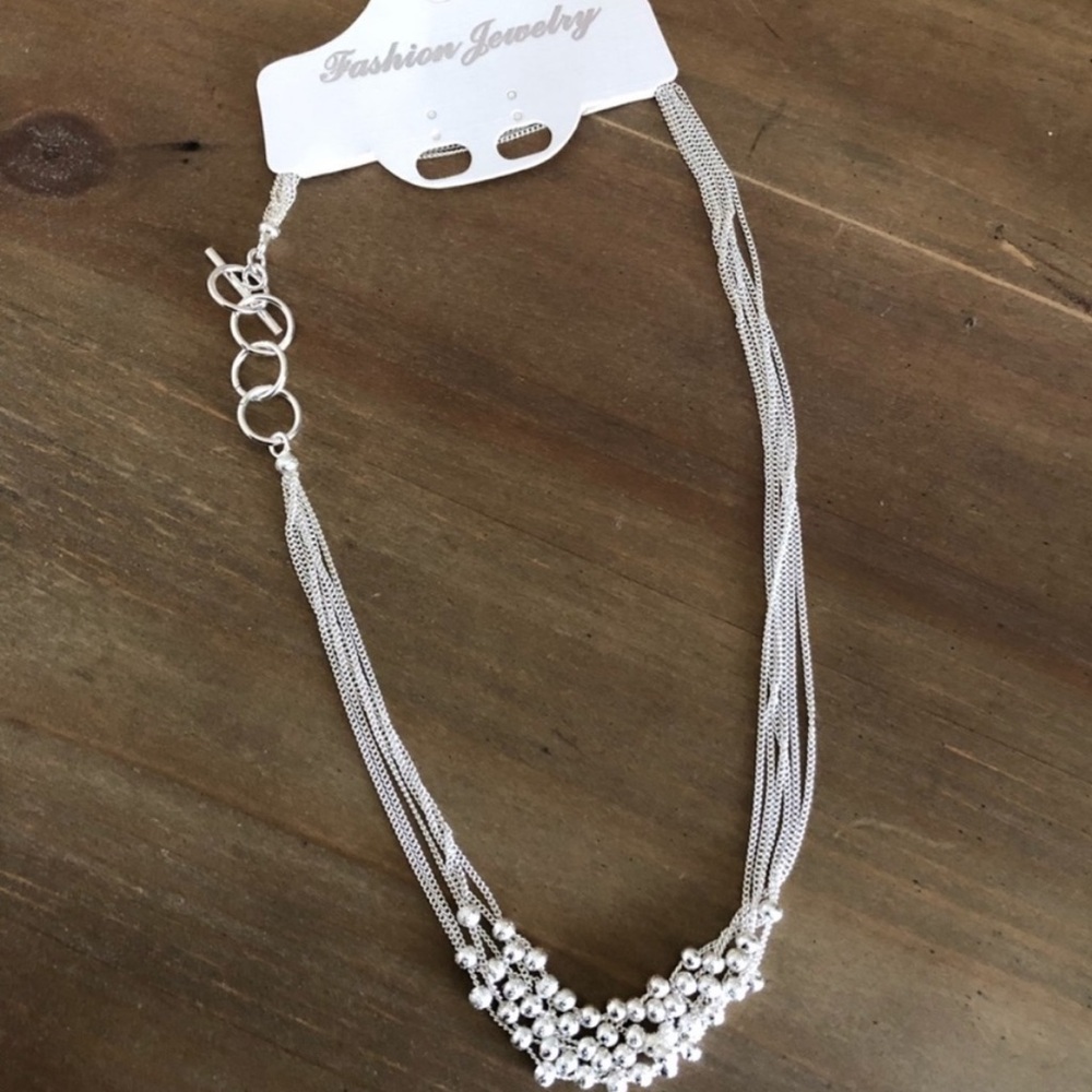 BNWT fashion beaded necklace